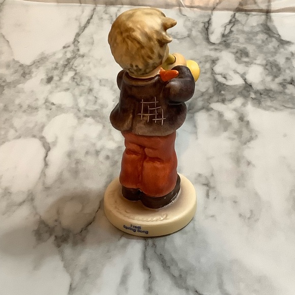 Hummel Spring Song - Picture 3 of 5